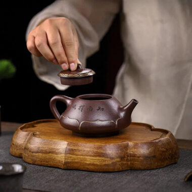 Full Handmade Yixing Zisha Teapot [Zhi Yu Shao Feng] (Lao Zi Ni – 300ml)