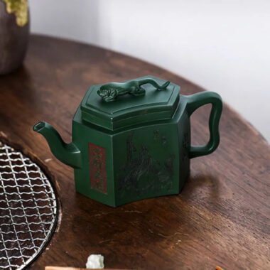 Full Handmade Yixing Zisha Teapot [Zhong Gan Yi Dan] (Feicui Lu Ni – 450ml)