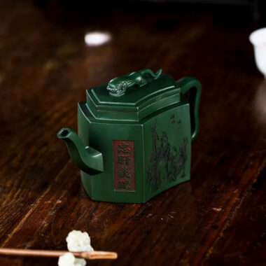 Full Handmade Yixing Zisha Teapot [Zhong Gan Yi Dan] (Feicui Lu Ni – 450ml)