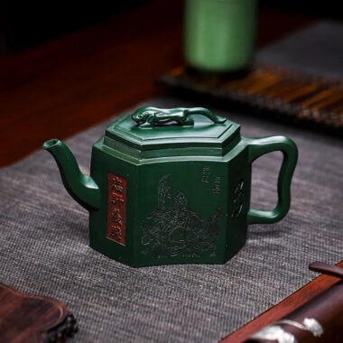 Full Handmade Yixing Zisha Teapot [Zhong Gan Yi Dan] (Feicui Lu Ni – 450ml)