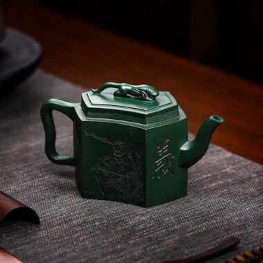 Full Handmade Yixing Zisha Teapot [Zhong Gan Yi Dan] (Feicui Lu Ni – 450ml)