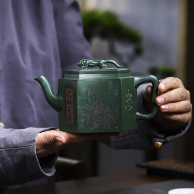 Full Handmade Yixing Zisha Teapot [Zhong Gan Yi Dan] (Feicui Lu Ni – 450ml)