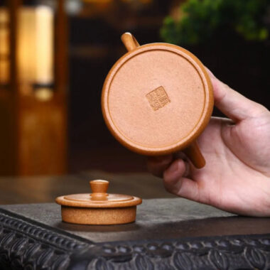Full Handmade Yixing Zisha Teapot [Zhu Chu Pot] (Wucai Lao Duan Ni – 170ml)