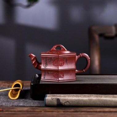 Full Handmade Yixing Zisha Teapot [Zhu Yun Mei Xiang] (Long Xue Sha – 400ml)