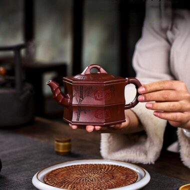 Full Handmade Yixing Zisha Teapot [Zhu Yun Mei Xiang] (Long Xue Sha – 400ml)