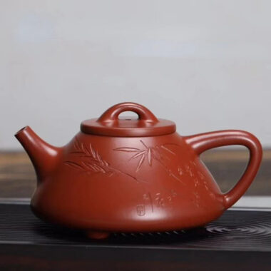 Full Handmade Yixing Zisha Teapot [Ziye Shi Piao Pot] (Dahongpao – 300ml)