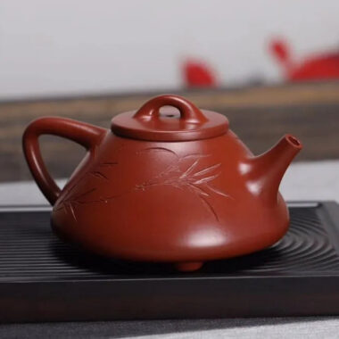 Full Handmade Yixing Zisha Teapot [Ziye Shi Piao Pot] (Dahongpao – 300ml)