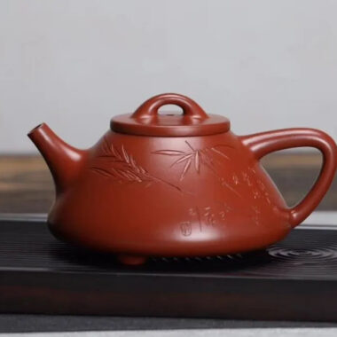 Full Handmade Yixing Zisha Teapot [Ziye Shi Piao Pot] (Dahongpao – 300ml)