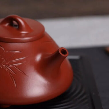 Full Handmade Yixing Zisha Teapot [Ziye Shi Piao Pot] (Dahongpao – 300ml)