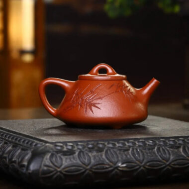 Full Handmade Yixing Zisha Teapot [Ziye Shi Piao Pot] (Hong Jiaong Po Ni – 200ml)