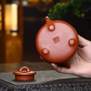 Full Handmade Yixing Zisha Teapot [Ziye Shi Piao Pot] (Hong Jiaong Po Ni – 200ml)