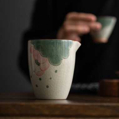 Ge Kiln Hand-painted Ice Crackle Ceramic [Lotus] Fair Cup / Strainer