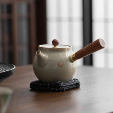 Ge Kiln Hand-painted Ice Crackle Ceramic [Lotus] Side Handle Teapot 250ml