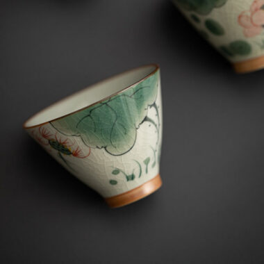 Ge Kiln Hand-painted Ice Crackle Ceramic [Lotus] Straw Hat Tea Cup Set