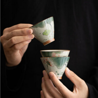 Ge Kiln Hand-painted Ice Crackle Ceramic [Lotus] Straw Hat Tea Cup Set