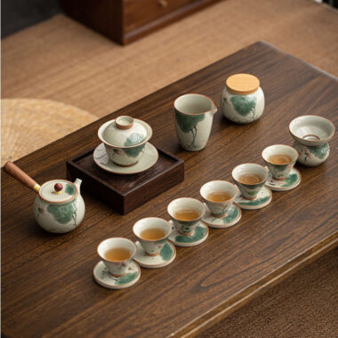 Ge Kiln Hand-painted Ice Crackle Ceramic Tea Set [Lotus]