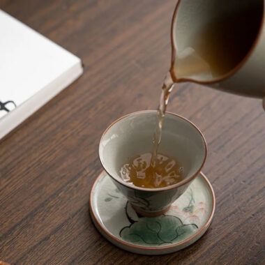 Ge Kiln Hand-painted Ice Crackle Ceramic Tea Set [Lotus]