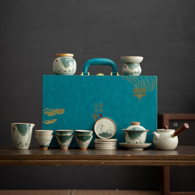 Ge Kiln Hand-painted Ice Crackle Ceramic Tea Set [Lotus]