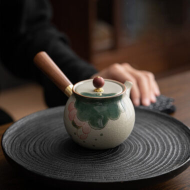 Ge Kiln Hand-painted Ice Crackle Ceramic Tea Set [Lotus]