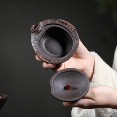 Handmade Yixing Zisha Hand-Grab Pot / Teapot [Wealthy] (Zhu Ni – 130ml)