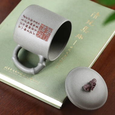 Handmade Yixing Zisha Tea Mug [Shi Lai Yun Zhuan] (Duan Ni – 450ml)