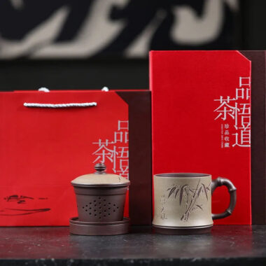 Handmade Yixing Zisha Tea Mug with Filter [Zui Chunfeng Zhu Jie] (Zi Ni / Duan Ni – 470ml)
