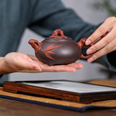 Handmade Yixing Zisha Teapot [Three Friends of Winter] (Zi Ni – 220ml)