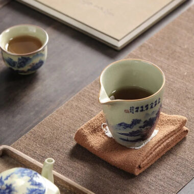 Jindezhen Gu Ru Ice Crackle Ceramic Fair Cup / Strainer [Jiangshan Keran]