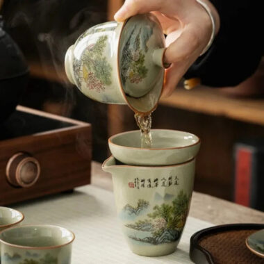 Jindezhen Gu Ru Ice Crackle Ceramic Fair Cup / Strainer [Zhi Ci Qinglu]