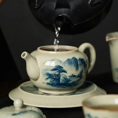 Jindezhen Gu Ru Ice Crackle Ceramic Hand-painted [Dezhong] Teapot 250ml