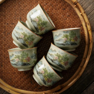 Jindezhen Gu Ru Ice Crackle Ceramic Tea Cup [Zhi Ci Qinglu]
