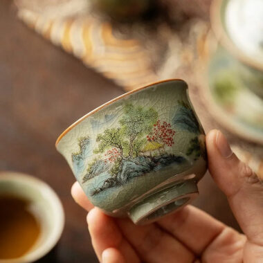 Jindezhen Gu Ru Ice Crackle Ceramic Tea Cup [Zhi Ci Qinglu]