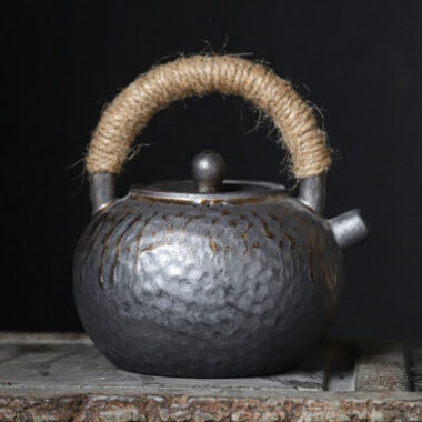 Retro Gilded Ceramic [Hammer Pattern Tiliang Teapot] 450ml