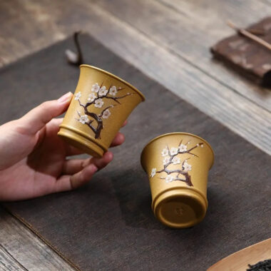 Yixing Zisha Master Tea Cup [Plum Blossom] 100ml (Color Change by Temperature)