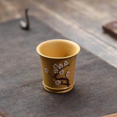 Yixing Zisha Master Tea Cup [Plum Blossom] 100ml (Color Change by Temperature)