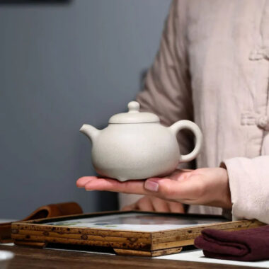 Yixing Zisha Teapot [3 Legs Ruding] (Bai Duan Ni – 290ml)