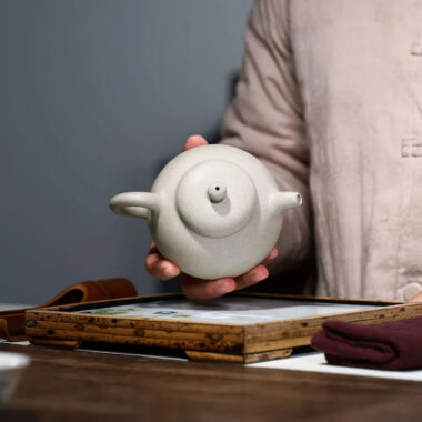 Yixing Zisha Teapot [3 Legs Ruding] (Bai Duan Ni – 290ml)