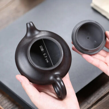 Yixing Zisha Teapot [Ai Pun Pot] (Shi Huang – 240ml)