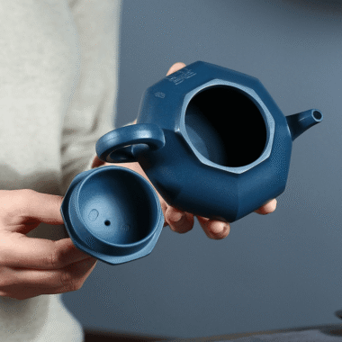 Yixing Zisha Teapot [Bafang Baoling] (Tian Qing Ni – 270ml)