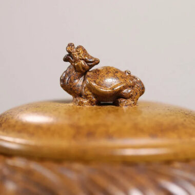 Yixing Zisha Teapot [Baxia Fuxi] (Longgu Jinsha – 380ml)