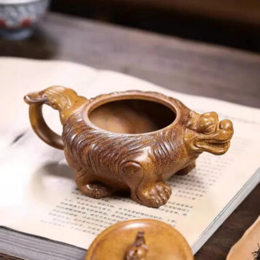 Yixing Zisha Teapot [Baxia Fuxi] (Longgu Jinsha – 380ml)