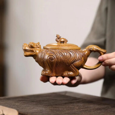 Yixing Zisha Teapot [Baxia Fuxi] (Longgu Jinsha – 380ml)
