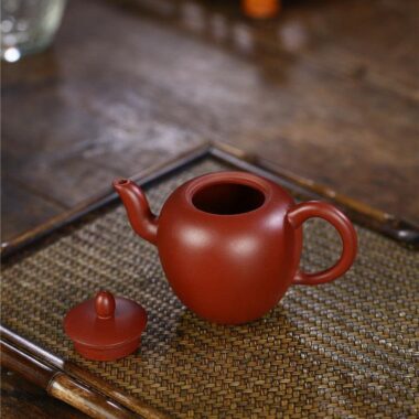 Yixing Zisha Teapot [Beauty Shoulder] (Dahongpao – 200ml)
