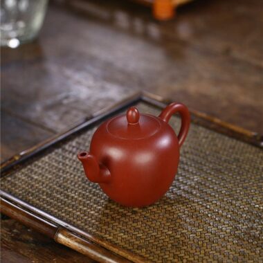 Yixing Zisha Teapot [Beauty Shoulder] (Dahongpao – 200ml)