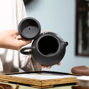 Yixing Zisha Teapot [Big Plum Blossom Xishi] (Hei Jin Sha – 430ml)