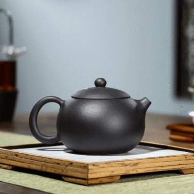 Yixing Zisha Teapot [Big Plum Blossom Xishi] (Hei Jin Sha – 430ml)