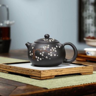 Yixing Zisha Teapot [Big Plum Blossom Xishi] (Hei Jin Sha – 430ml)