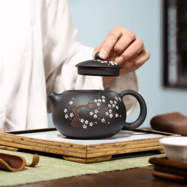 Yixing Zisha Teapot [Big Plum Blossom Xishi] (Hei Jin Sha – 430ml)