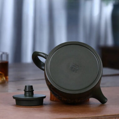 Yixing Zisha Teapot [Da Han Duo] (Lu Ni – 460ml)