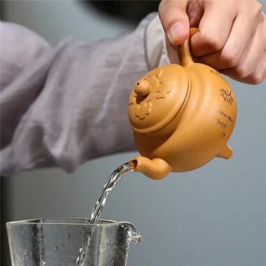 Yixing Zisha Teapot [Dabin Ruyi] (Huangjin Duan Ni – 160ml)